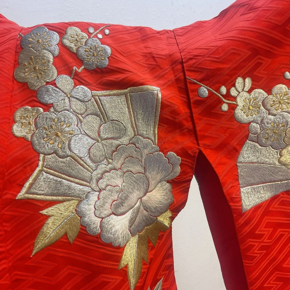 Uchikake Rare Japanese Wedding Red Silk Gold Silver Thread Embroidery Kimono - Picture 4 of 12